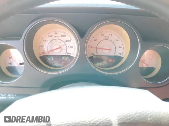 2013 Dodge Challenger R/T Classic z VIN 2C3CDYBT6DH511757, wystawiony jako Copart lot #66043334 z przebiegiem 175 539 mil mil oraz Szkoda całkowita • Salvage title. Historia ofert i sprzedaży dostępna na DreamBid. Obrazek 9.