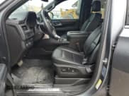 ✅ 2021 Chevrolet Suburban LT • VIN: 1GNSCCKD3MR176650 • Lot: 78262954. Wystawiony na Copart z przebiegiem 65 964 mil. Bezpłatny archiwum sprzedaży aukcyjnych z USA i szczegółowy raport historii pojazdu na DreamBid. Zdjęcie 7.