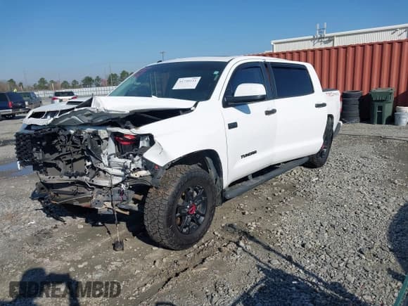 ✅ 2019 Toyota Tundra SR5 • VIN: 5TFDY5F19KX851750 • Lot: 41739111. Wystawiony na IAAI z przebiegiem 151 405 mil. Bezpłatny archiwum sprzedaży aukcyjnych z USA i szczegółowy raport historii pojazdu na DreamBid. Zdjęcie 17.
