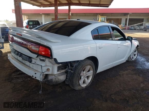 ✅ 2013 Dodge Charger SE • VIN: 2C3CDXBG4DH683685 • Лот: 43672993. Опубликован ранее на IAAI с пробегом 233 971 миль. Бесплатный доступ к архиву аукционных продаж из США и подробный отчёт об истории автомобиля на DreamBid. Изображение 4.