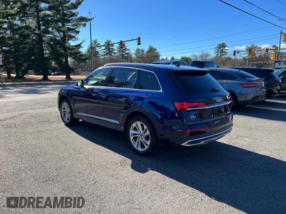 ✅ 2021 Audi Q7 Premium Plus • VIN: WA1LXAF75MD017260 • Лот: 93778745. Опубликован ранее на Copart с пробегом 103 100 миль. Бесплатный доступ к архиву аукционных продаж из США и подробный отчёт об истории автомобиля на DreamBid. Изображение 3.