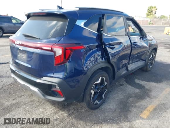 ✅ 2024 Kia Seltos EX • VIN: KNDER2AA0R7515714 • Lot: 43137271. Wystawiony na IAAI z przebiegiem 16 394 mil. Bezpłatny archiwum sprzedaży aukcyjnych z USA i szczegółowy raport historii pojazdu na DreamBid. Zdjęcie 4.