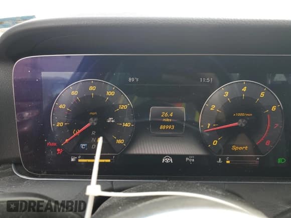 ✅ 2019 Mercedes-Benz E 300 • VIN: WDDZF4KB1KA585380 • Lot: 81945665. Wystawiony na Copart z przebiegiem 88 993 mil. Bezpłatny archiwum sprzedaży aukcyjnych z USA i szczegółowy raport historii pojazdu na DreamBid. Zdjęcie 9.