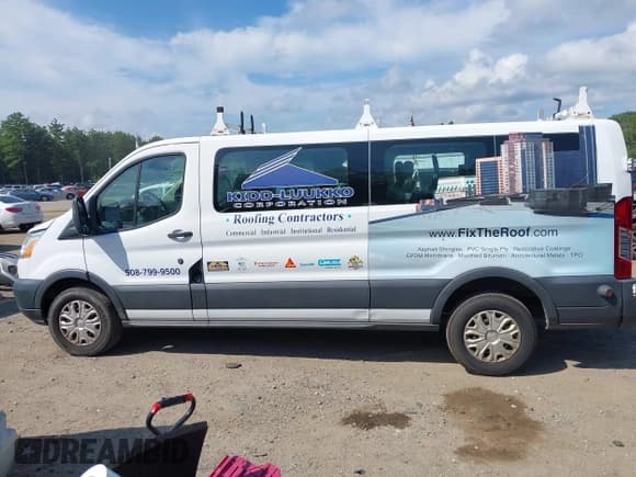 ✅ 2017 Ford Transit XL • VIN: 1FBZX2ZM8HKA10722 • Lot: 42993074. Wystawiony na IAAI z przebiegiem 150 411 mil. Bezpłatny archiwum sprzedaży aukcyjnych z USA i szczegółowy raport historii pojazdu na DreamBid. Zdjęcie 15.