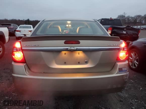 2006 Chevrolet Malibu 2LT z VIN 1G1ZT51806F286818, wystawiony jako Copart lot #85297564 z przebiegiem 117 981 mil mil oraz Czysty tytuł • Clean title. Historia ofert i sprzedaży dostępna na DreamBid. Obrazek 6.