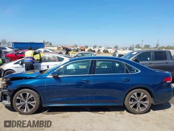 ✅ 2021 Volkswagen Passat SE • VIN: 1VWSA7A31MC009301 • Lot: 43021666. Listed on IAAI with 78,708 mi. Free auction sales archive from the USA and detailed vehicle history report at DreamBid. Image 15.