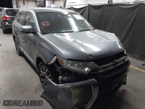 2018 Mitsubishi Outlander SE with VIN JA4AD3A33JJ003936, listed as a IAAI auction lot 43525448 with 252,718 mi miles and . Bid and sale history available at DreamBid. Image 1.
