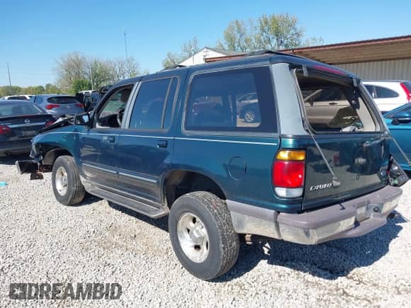 1997 Ford Explorer XL z VIN 1FMDU32EXVUA67202, wystawiony jako IAAI lot #43411217 z przebiegiem 152 951 mil mil oraz . Historia ofert i sprzedaży dostępna na DreamBid. Obrazek 3.