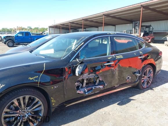 ✅ 2017 Infiniti Q70 3.7 • VIN: JN1BY1PR1HM210707 • Lot: 43153431. Listed on IAAI with 221,229 mi. Free auction sales archive from the USA and detailed vehicle history report at DreamBid. Image 6.