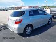 ✅ 2009 Toyota Matrix • VIN: 2T1KU40E29C165955 • Лот: 43226534. Опубликован ранее на IAAI с пробегом 131 004 миль. Бесплатный доступ к архиву аукционных продаж из США и подробный отчёт об истории автомобиля на DreamBid. Изображение 4.