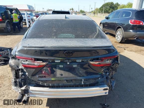 2025 Toyota Camry LE с VIN 4T1DAACK2SU609633, выставлен на аукционе IAAI как лот 43023203 с пробегом 7 512 миль миль и . История ставок и продаж доступна на DreamBid. Изображение 17.