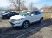 ✅ 2015 Lincoln MKC • VIN: 5LMTJ2AH3FUJ03644 • Lot: 43808358. Wystawiony na IAAI z przebiegiem 168 791 mil. Bezpłatny archiwum sprzedaży aukcyjnych z USA i szczegółowy raport historii pojazdu na DreamBid. Zdjęcie 2.