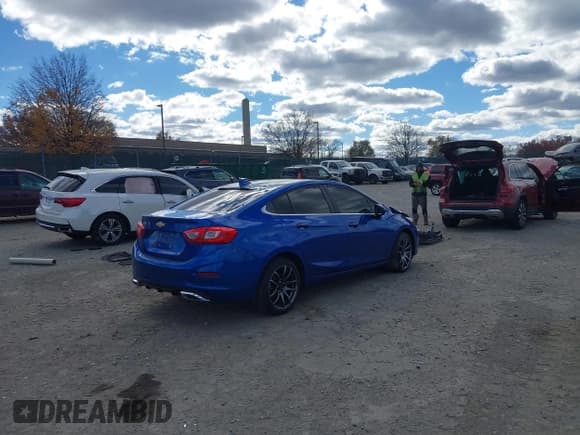 ✅ 2017 Chevrolet Cruze LT • VIN: 1G1BE5SM7H7158824 • Лот: 43632097. Опубликован ранее на IAAI с пробегом 81 777 миль. Бесплатный доступ к архиву аукционных продаж из США и подробный отчёт об истории автомобиля на DreamBid. Изображение 4.