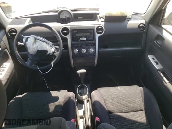 ✅ 2005 Scion xB • VIN: JTLKT324954000424 • Lot: 80223935. Wystawiony na Copart z przebiegiem Nie podano. Bezpłatny archiwum sprzedaży aukcyjnych z USA i szczegółowy raport historii pojazdu na DreamBid. Zdjęcie 8.