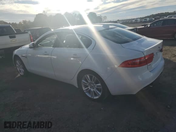 ✅ 2019 Jaguar XE 25t • VIN: SAJAS4FXXKCP52706 • Lot: 86479915. Wystawiony na Copart z przebiegiem Nie podano. Bezpłatny archiwum sprzedaży aukcyjnych z USA i szczegółowy raport historii pojazdu na DreamBid. Zdjęcie 2.