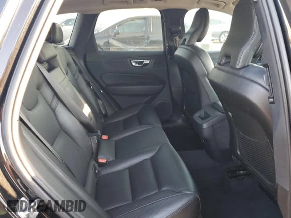 ✅ 2019 Volvo XC60 Momentum • VIN: LYV102DK4KB224549 • Lot: 70190615. Listed on Copart with 52,913 mi. Free auction sales archive from the USA and detailed vehicle history report at DreamBid. Image 11.