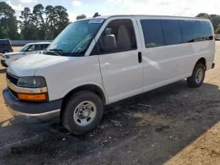 ✅ 2017 Chevrolet Express Passenger LT • VIN: 1GAZGPFG7H1341880 • Лот: 81974405. Опубликован ранее на Copart с пробегом 205 993 миль. Бесплатный доступ к архиву аукционных продаж из США и подробный отчёт об истории автомобиля на DreamBid. Изображение 1.