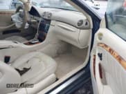 ✅ 2005 Mercedes-Benz CLK 320 • VIN: WDBTK65J65F134106 • Lot: 42322069. Wystawiony na IAAI z przebiegiem 138 407 mil. Bezpłatny archiwum sprzedaży aukcyjnych z USA i szczegółowy raport historii pojazdu na DreamBid. Zdjęcie 5.