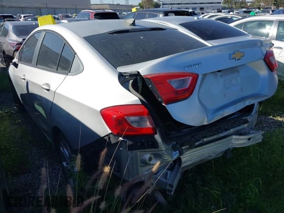 ✅ 2018 Chevrolet Cruze LS • VIN: 1G1BC5SM2J7178216 • Лот: 41877828. Опубликован ранее на IAAI с пробегом 91 736 миль. Бесплатный доступ к архиву аукционных продаж из США и подробный отчёт об истории автомобиля на DreamBid. Изображение 3.