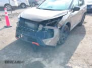 ✅ 2025 Nissan Rogue SV • VIN: 5N1BT3BBXSC805856 • Lot: 42431949. Listed on IAAI with 1,084 mi. Free auction sales archive from the USA and detailed vehicle history report at DreamBid. Image 6.