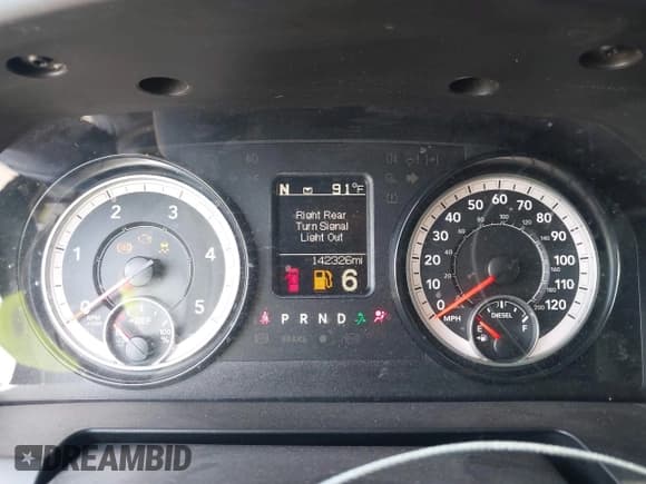 ✅ 2018 Ram 2500 Big Horn • VIN: 3C6UR5ML2JG368807 • Lot: 42159084. Wystawiony na IAAI z przebiegiem 142 326 mil. Bezpłatny archiwum sprzedaży aukcyjnych z USA i szczegółowy raport historii pojazdu na DreamBid. Zdjęcie 7.