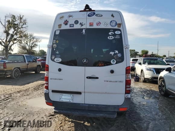 ✅ 2015 Mercedes-Benz Sprinter Passenger • VIN: WDZPE7CC8FP132535 • Лот: 74041354. Опубликован ранее на Copart с пробегом 53 192 миль. Бесплатный доступ к архиву аукционных продаж из США и подробный отчёт об истории автомобиля на DreamBid. Изображение 6.