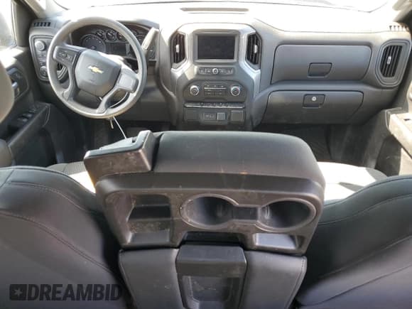 ✅ 2021 Chevrolet Silverado 1500 Custom • VIN: 3GCPYBEK7MG440036 • Lot: 69489724. Wystawiony na Copart z przebiegiem 34 615 mil. Bezpłatny archiwum sprzedaży aukcyjnych z USA i szczegółowy raport historii pojazdu na DreamBid. Zdjęcie 8.