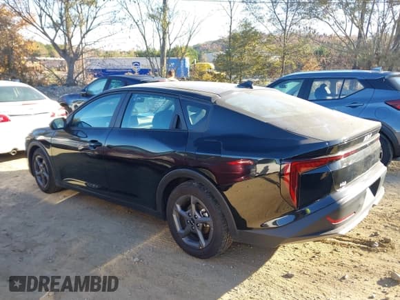 ✅ 2025 Kia K4 LXS • VIN: 3KPFT4DEXSE035671 • Lot: 43702655. Wystawiony na IAAI z przebiegiem 21 924 mil. Bezpłatny archiwum sprzedaży aukcyjnych z USA i szczegółowy raport historii pojazdu na DreamBid. Zdjęcie 14.