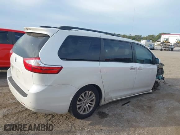 ✅ 2016 Toyota Sienna XLE • VIN: 5TDYK3DC9GS723758 • Lot: 43630852. Listed on IAAI with 143,860 mi. Free auction sales archive from the USA and detailed vehicle history report at DreamBid. Image 4.