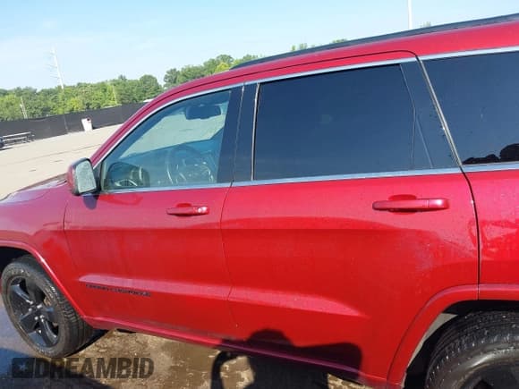 ✅ 2015 Jeep Grand Cherokee Laredo • VIN: 1C4RJFAG1FC853579 • Лот: 42567354. Опубликован ранее на IAAI с пробегом 99 930 миль. Бесплатный доступ к архиву аукционных продаж из США и подробный отчёт об истории автомобиля на DreamBid. Изображение 14.