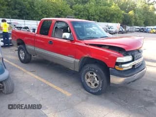 ✅ 2000 Chevrolet Silverado 1500 LS • VIN: 1GCEK19T5YE255521 • Лот: 42787796. Опубликован ранее на IAAI с пробегом 234 922 миль. Бесплатный доступ к архиву аукционных продаж из США и подробный отчёт об истории автомобиля на DreamBid. Изображение 1.