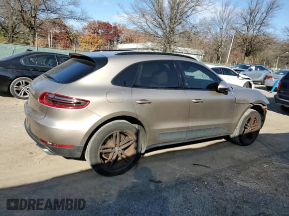 ✅ 2017 Porsche Macan • VIN: WP1AA2A50HLB08943 • Лот: 92034355. Опубликован ранее на Copart с пробегом 70 505 миль. Бесплатный доступ к архиву аукционных продаж из США и подробный отчёт об истории автомобиля на DreamBid. Изображение 3.