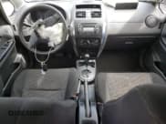 ✅ 2007 Suzuki SX4 • VIN: JS2YB413275100018 • Lot: 68418725. Wystawiony na Copart z przebiegiem 296 267 mil. Bezpłatny archiwum sprzedaży aukcyjnych z USA i szczegółowy raport historii pojazdu na DreamBid. Zdjęcie 8.