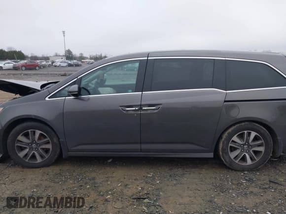 ✅ 2015 Honda Odyssey Touring Elite • VIN: 5FNRL5H92FB089627 • Lot: 41115013. Listed on IAAI with Not provided. Free auction sales archive from the USA and detailed vehicle history report at DreamBid. Image 14.