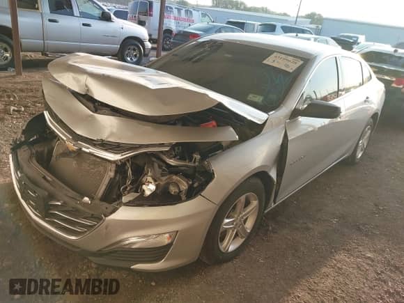 2019 Chevrolet Malibu LS с VIN 1G1ZC5ST3KF134352, выставлен на аукционе IAAI как лот 43199628 с пробегом 73 892 миль миль и . История ставок и продаж доступна на DreamBid. Изображение 2.