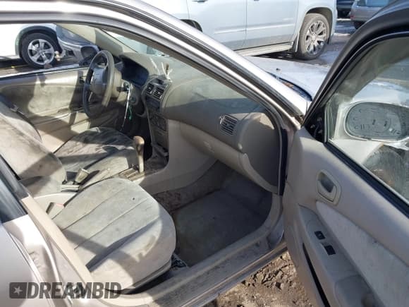 ✅ 2000 Toyota Corolla VE • VIN: 2T1BR12E4YC364551 • Лот: 43865745. Опубликован ранее на IAAI с пробегом 192 249 миль. Бесплатный доступ к архиву аукционных продаж из США и подробный отчёт об истории автомобиля на DreamBid. Изображение 5.