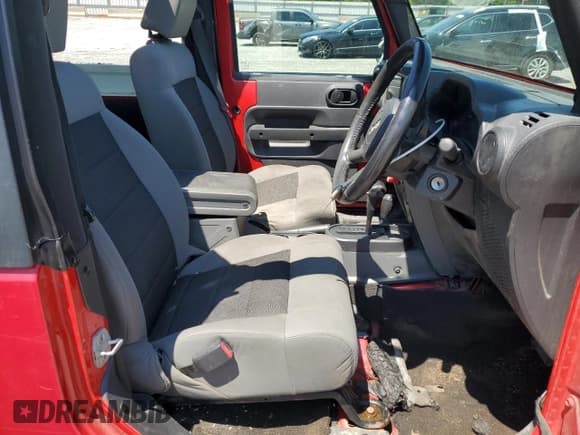 ✅ 2008 Jeep Wrangler X • VIN: 1J4FZ24188L607332 • Lot: 54507785. Wystawiony na Copart z przebiegiem 184 153 mil. Bezpłatny archiwum sprzedaży aukcyjnych z USA i szczegółowy raport historii pojazdu na DreamBid. Zdjęcie 7.