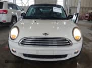 ✅ 2009 MINI Hardtop • VIN: WMWMF33529TU71262 • Lot: 42835528. Wystawiony na IAAI z przebiegiem 79 532 mil. Bezpłatny archiwum sprzedaży aukcyjnych z USA i szczegółowy raport historii pojazdu na DreamBid. Zdjęcie 6.