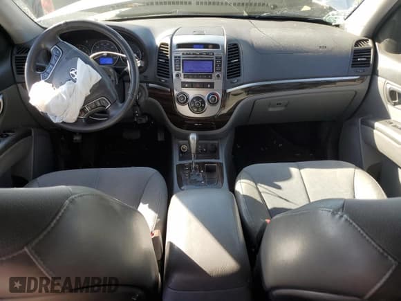 ✅ 2010 Hyundai Santa Fe SE • VIN: 5NMSHDAG1AH351621 • Lot: 76182654. Listed on Copart with 135,278 mi. Free auction sales archive from the USA and detailed vehicle history report at DreamBid. Image 8.