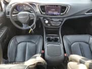 ✅ 2022 Chrysler Pacifica Limited • VIN: 2C4RC1GG6NR126352 • Лот: 81331595. Опубликован ранее на Copart с пробегом 79 341 миль. Бесплатный доступ к архиву аукционных продаж из США и подробный отчёт об истории автомобиля на DreamBid. Изображение 8.