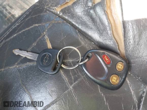 2003 Chevrolet Silverado 1500 LS с VIN 2GCEC19XX31196542, выставлен на аукционе IAAI как лот 42796298 с пробегом 292 025 миль миль и . История ставок и продаж доступна на DreamBid. Изображение 11.