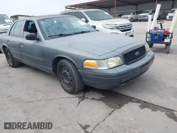 ✅ 2008 Ford Police Interceptor • VIN: 2FAHP71V28X172440 • Lot: 42267409. Listed on IAAI with 124,982 mi. Free auction sales archive from the USA and detailed vehicle history report at DreamBid. Image 1.