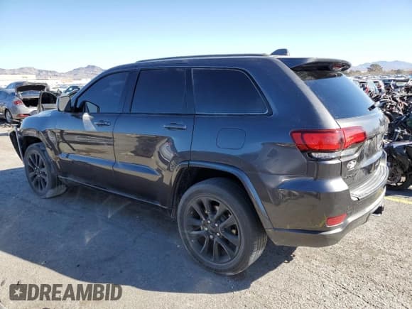 ✅ 2020 Jeep Grand Cherokee Laredo • VIN: 1C4RJFAG1LC406729 • Лот: 41842925. Опубликован ранее на Copart с пробегом 69 119 миль. Бесплатный доступ к архиву аукционных продаж из США и подробный отчёт об истории автомобиля на DreamBid. Изображение 2.