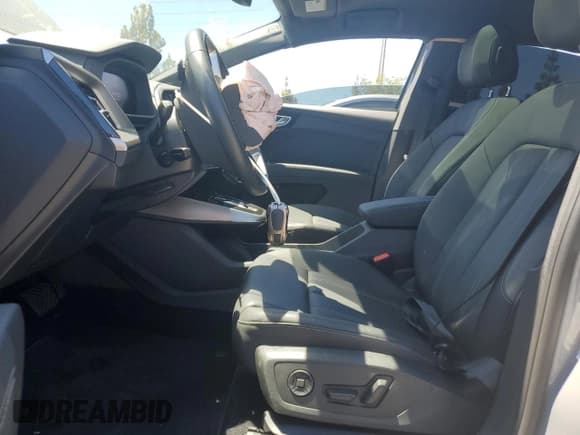 ✅ 2023 Audi Q4 e-tron Sportback Premium Plus • VIN: WA132BFZ8PP048074 • Lot: 68052364. Listed on Copart with 39,533 mi. Free auction sales archive from the USA and detailed vehicle history report at DreamBid. Image 7.