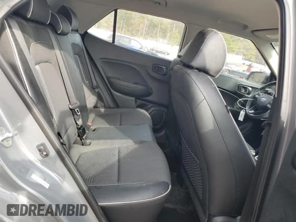 ✅ 2022 Hyundai Venue SEL • VIN: KMHRC8A32NU204235 • Lot: 81596004. Listed on Copart with 33,681 mi. Free auction sales archive from the USA and detailed vehicle history report at DreamBid. Image 11.
