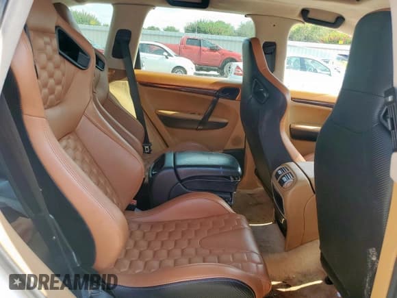 ✅ 2004 Porsche Cayenne • VIN: WP1AA29P54LA23001 • Лот: 71788385. Опубликован ранее на Copart с пробегом Не указан. Бесплатный доступ к архиву аукционных продаж из США и подробный отчёт об истории автомобиля на DreamBid. Изображение 11.