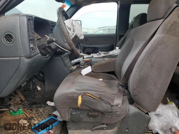 ✅ 2002 Chevrolet Silverado 2500HD LS • VIN: 1GCHK29UX2E235722 • Lot: 69709185. Wystawiony na Copart z przebiegiem 221 193 mil. Bezpłatny archiwum sprzedaży aukcyjnych z USA i szczegółowy raport historii pojazdu na DreamBid. Zdjęcie 7.