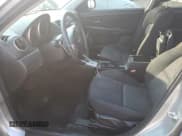 ✅ 2007 Mazda 3 S Sport • VIN: JM1BK143471746632 • Lot: 81265505. Wystawiony na Copart z przebiegiem 124 241 mil. Bezpłatny archiwum sprzedaży aukcyjnych z USA i szczegółowy raport historii pojazdu na DreamBid. Zdjęcie 7.