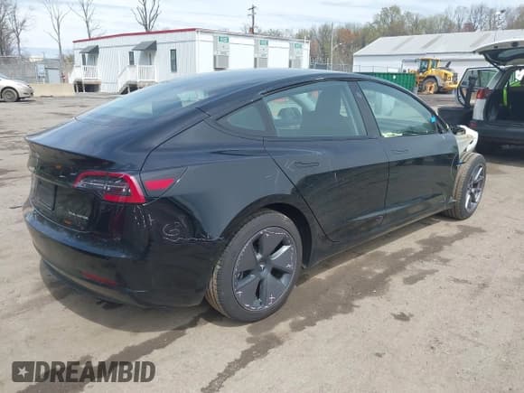 ✅ 2022 Tesla Model 3 Long Range • VIN: 5YJ3E1EB6NF109067 • Lot: 41948791. Wystawiony na IAAI z przebiegiem 28 603 mil. Bezpłatny archiwum sprzedaży aukcyjnych z USA i szczegółowy raport historii pojazdu na DreamBid. Zdjęcie 4.