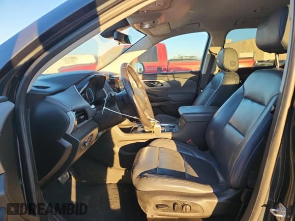 ✅ 2021 Chevrolet Traverse LT • VIN: 1GNEVHKW0MJ153184 • Lot: 90905875. Wystawiony na Copart z przebiegiem 254 043 mil. Bezpłatny archiwum sprzedaży aukcyjnych z USA i szczegółowy raport historii pojazdu na DreamBid. Zdjęcie 7.